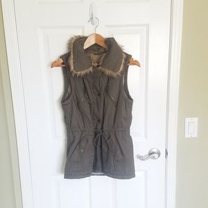 Ladie's Vest - with Detachable Faux Fur Collar